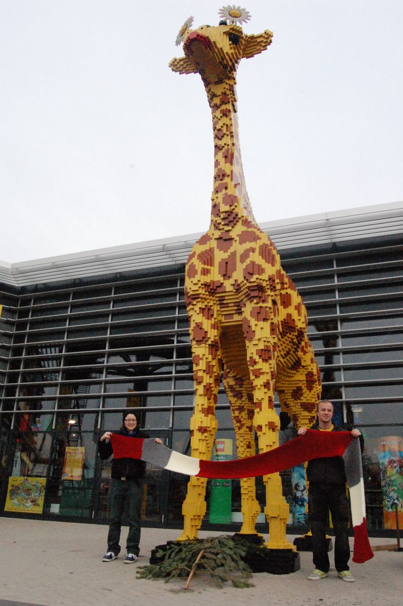 die Lego Giraffe vor dem Legoland Discovery Centre Oberhausen