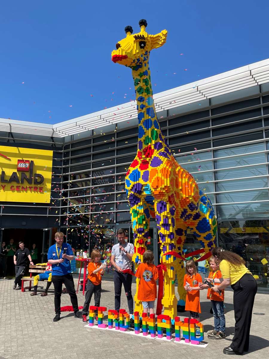 Das LEGOLAND® Discovery Centre Oberhausen hat eine neue Giraffe!