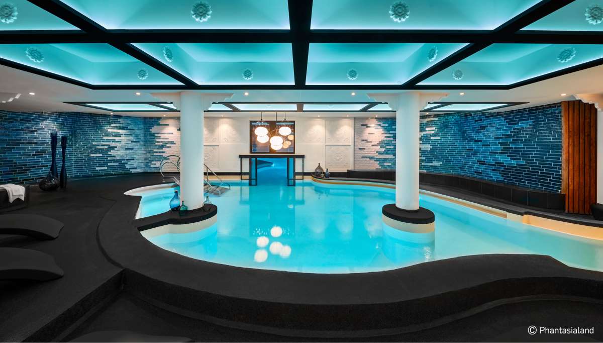 Hotel Ling Bao Pool
