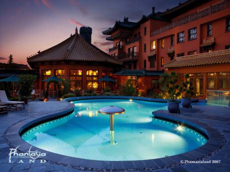 Hotel Ling Bao Pool