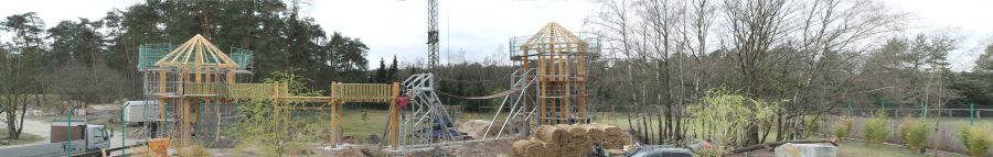 Panoramabild des Hochseilgartens über der Gepardenanlage