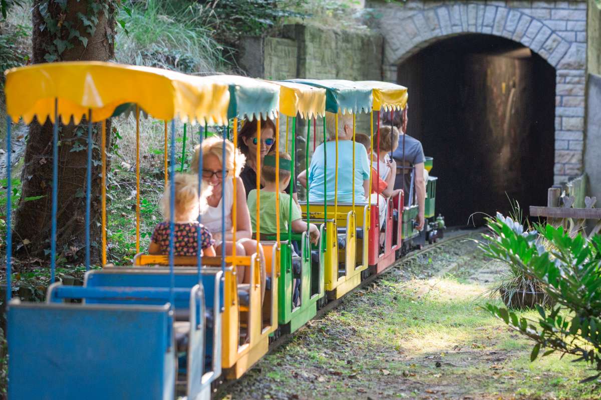 Oldtimer-Express im Freizeitpark Sommerrodelbahn