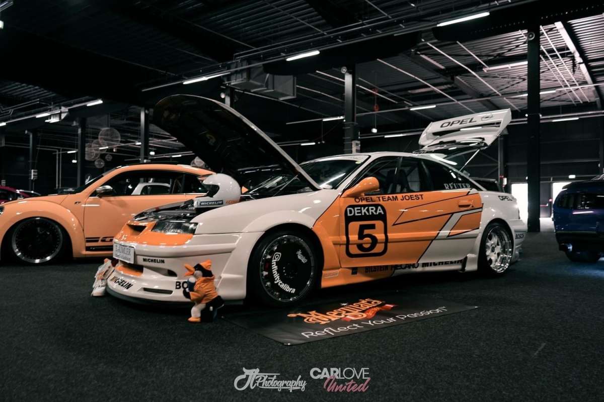 CARLOVE United © CARLOVECrew