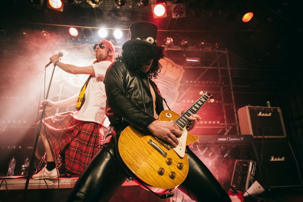 Guns N’ Roses by Smoking Guns Guns N’ Roses by Smoking Guns