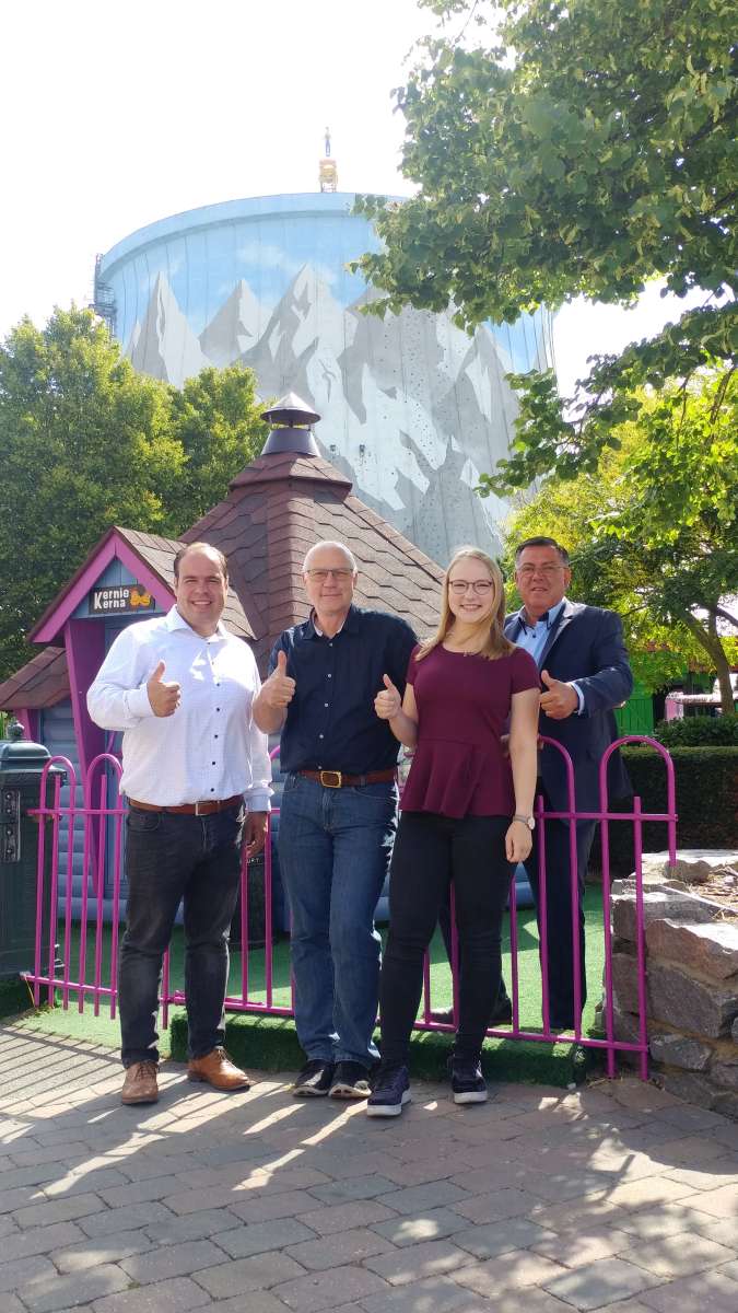 Von links: Leon Westerhof (Messe Kalkar), Peter Holderberg (Stadt Kalkar) , Katharina Holderberg (Universität Köln), Han Groot Obbink (Wunderland Kalkar/Messe Kalkar)